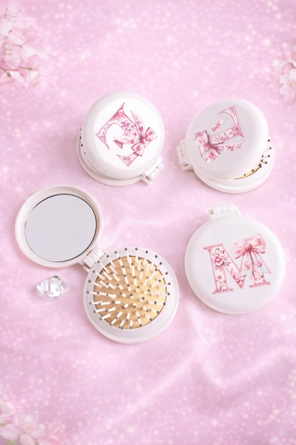 Compact mirror brush